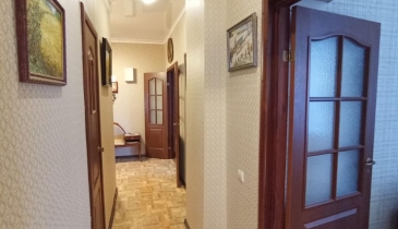 г. Омск,  ул. Октябрьская, 122