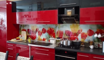 г. Омск,  ул. Ореховая, 18