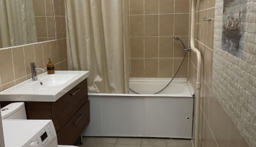 г. Омск,  ул. Братская, 19