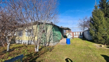 д. Петровка, Омский р-н, д. Петровка, ул. Садовая, 11