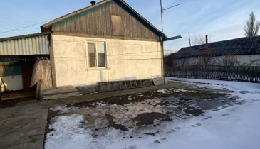 с. Алексеевка, Кормиловский р-н, с. Алексеевка, ул. Центральная, 5