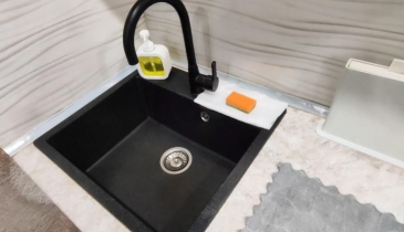 г. Омск,  пр-кт. Космический, 18