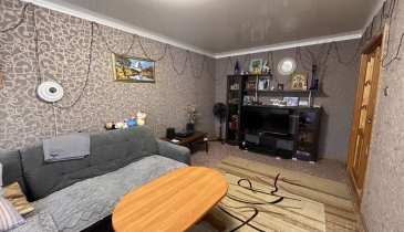 рп. Кормиловка, рп. Кормиловка, ул. Маяковского, 32