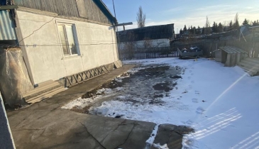 с. Алексеевка, Кормиловский р-н, с. Алексеевка, ул. Центральная, 5