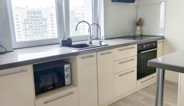 г. Омск,  б-р. М.М.Кузьмина, 21