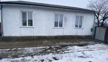 с. Алексеевка, Кормиловский р-н, с. Алексеевка, ул. Центральная, 5