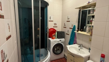 г. Омск,  пр-кт. Комарова, 17 к1