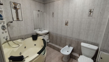 с. Троицкое, Омский р-н, с. Троицкое, пр-кт. Яснополянский, 1