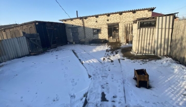 с. Алексеевка, Кормиловский р-н, с. Алексеевка, ул. Центральная, 5