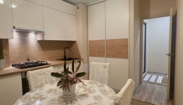 г. Омск,  ул. Химиков, 18