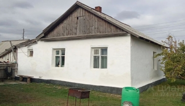 с. Александровка, Нововаршавский р-н, с. Александровка, ул. Береговая