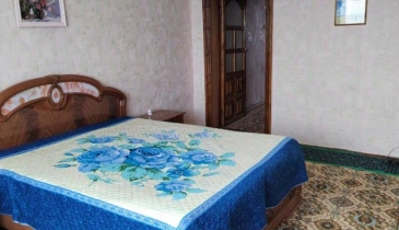 с. Заречное, Нововаршавский р-н, с. Заречное, ул. Набережная, 21