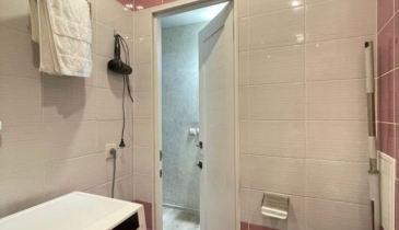 г. Омск,  ул. Светлая, 12