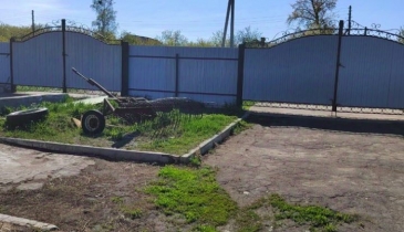 с. Заречное, Нововаршавский р-н, с. Заречное, ул. Набережная, 21