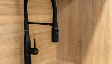 г. Омск,  б-р. М.М.Кузьмина, 5